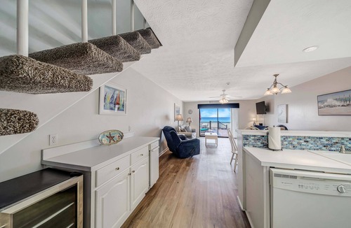 Silver Sands Beach House | Surf Dr Townhome Where the Beach is your Backyard! FREE Golf & Tickets!