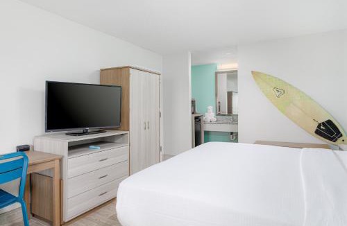 Pensacola Beach Hotel | Surf & Sand Hotel