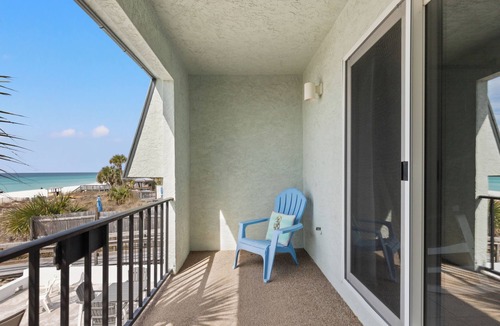 Bel Air House | Surf’s Up! Pet-friendly, 2BR 3BA Beachfront Townhouse, Sleeps 8!