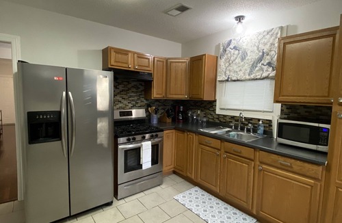 Broadmoor House | Sweet Salcedo - Cute 2 BR/1 BA cottage