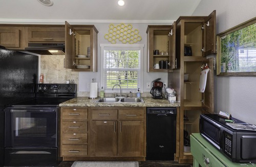 Emory House | SweetDove Stays- Cabin; w/Stocked Lake, Secure Parking