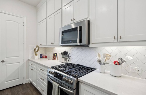 Farmers Branch House | Terrific 4BR Retreat - Prime DFW