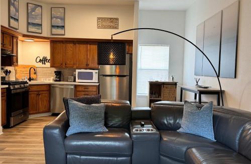 Nederland House | Texas Gulf Coast 3BR 1BA