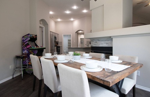 McKinney House | Texas Roots: King Beds - 6 Minutes to Downtown McKinney- Sleeps 6 - Remodeled