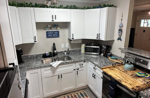 East Tawakoni House | TG Fish House - Lake Tawakoni adorable and cozy pet-friendly fishing get-away