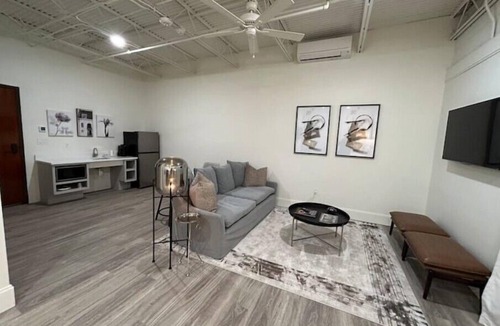 Downtown Jackson Apartment | The 610 Flats: Zen Den #25