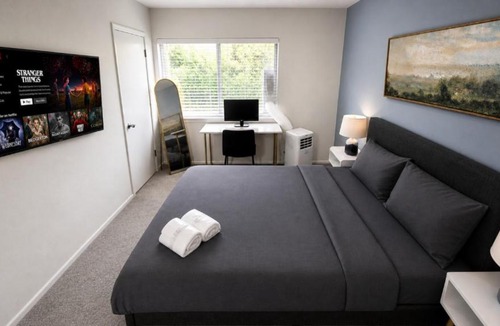 Shannon House | The Atlas Townhome Hoover Luxury 2BR H2