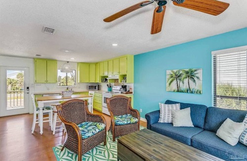 Toilla Segunda House | The Back Nine | Mini Golf Retreat | Steps to Beach