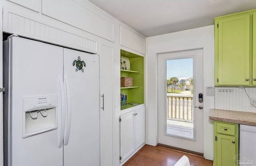 Toilla Segunda House | The Back Nine | Mini Golf Retreat | Steps to Beach