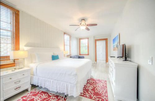 Historic Seaport Apartment | The Bartlum-Luxurious Studio
