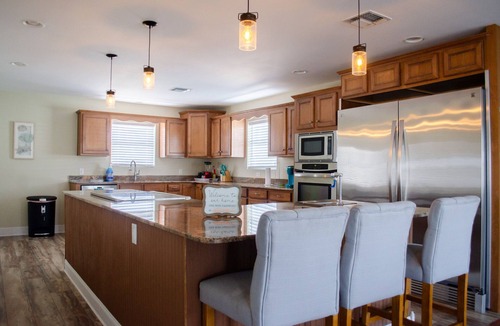 Shoreline Park House | The Bay Getaway-Boat Dock and Launch