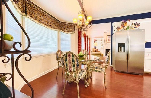 Oxford House | The Betty, 3BR Classic Home by Velvet Ditch Villas