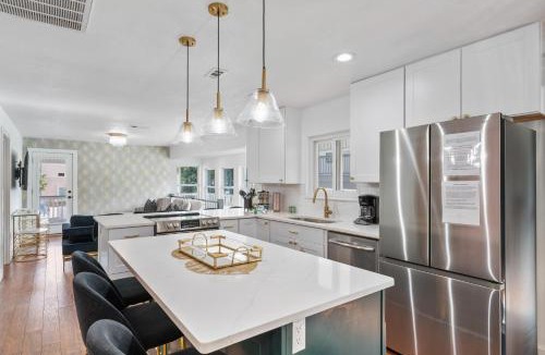 Frangista Beach House | The Beverly