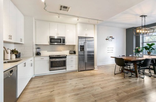 Central Business District Hotel | The Big Easy's Finest: 4-Bedroom Luxury Condo in New Orleans