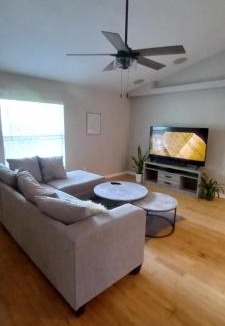 St. Petersburg Villa | The Blu door spot in st.pete