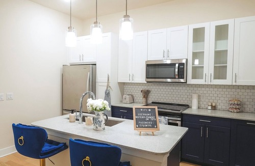 Houston Heights Apartment | The Blue Pearl Retreat