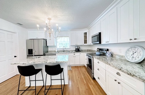 Fluker House | The Bluehouse In Robert - An Elegant Country Getaway