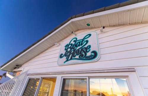 Marco Island Hotel | The BoatHouse