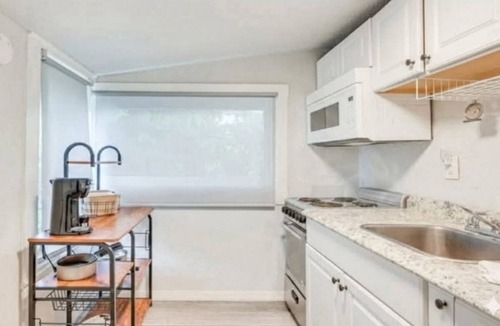 Dixieland House | The Boho Hut in Dixieland Lakeland is a must see.