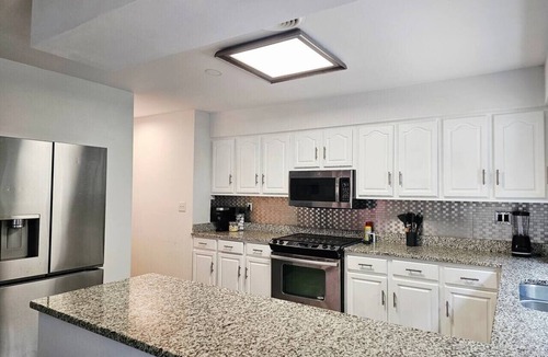 Starkville House | The Bulldog Basecamp | Sleeps 18 | Game Day