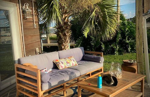 Pretty Bayou House | The Bungalow - Quiet and Relaxing Oasis