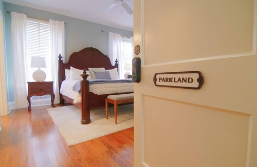 Tallahassee Apartment | The Capitol Inn - Parkland Room - King bed, PARKLAND KING ROOM