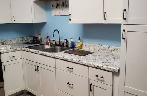 Carrabelle Apartment | The Captain's Quarters @ COLE'S LODGE