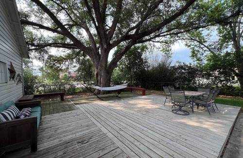 Webster Cottage | The Cardinal Cottage: Charming 1930s Restored Farmhouse In the Heart of Webster