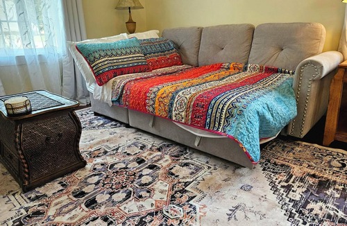 Fort Payne House | The Carriage House: Charming 1-bedroom guest house in Fort Payne