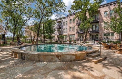 Farmers Branch Apartment | The City Nest - Near Dallas & DFW Airport