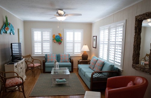 Treasure Island Cottage | The Cleanest Cottage on the Beach! Our Reviews do the talking.