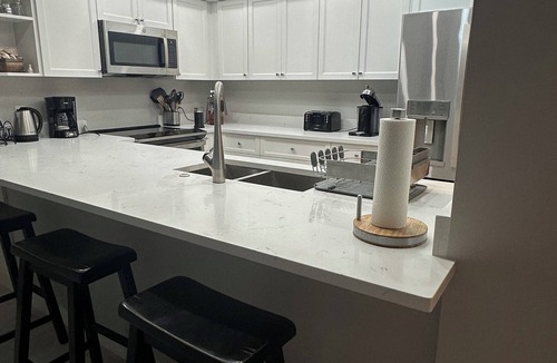 Park Shore Condo | The Club 103, beach condo with balcony and ocean view, private gated community