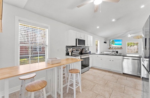 Seaspray House | The Coastal Corner - Golf Cart - 2 Min To Private Beach