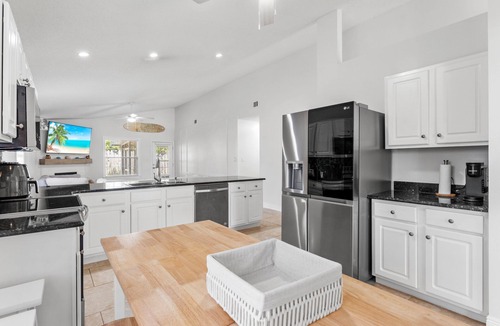 Seaspray House | The Coastal Corner - Golf Cart - 2 Min To Private Beach
