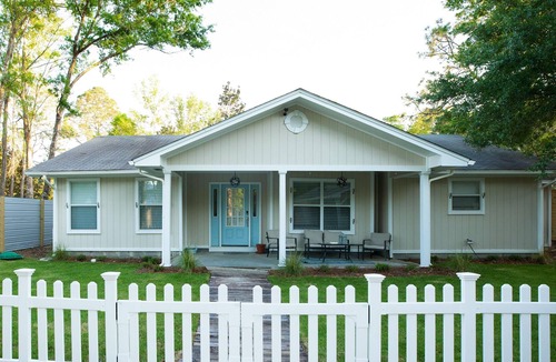Santa Rosa Beach House | The Cottage By The Canal | Sunroom & Patio | 5 Minutes to Gulf & Restaurants