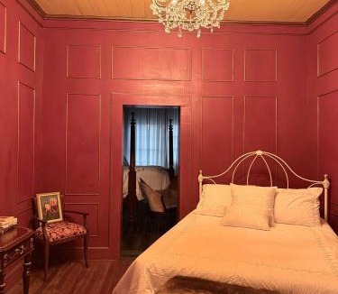 Washington House | The Courtableau Cottage