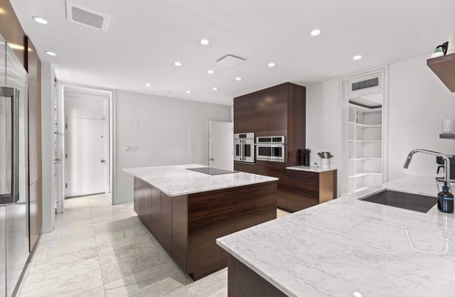 Davis Islands House | The Cove - Davis Island Estate