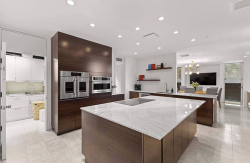 Davis Islands House | The Cove - Davis Island Estate
