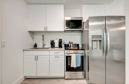 Whitney Beach Apartment | The Cozy Cove II 3 min to the beach