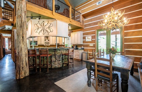 Batesville House | The CPL, 3BR Oxford Retreat by Velvet Ditch Villas