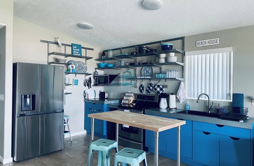 Gilchrist Cottage | The Crab Shack. 360 degree views of Gulf and Bay. Pickleball! Across from beach!