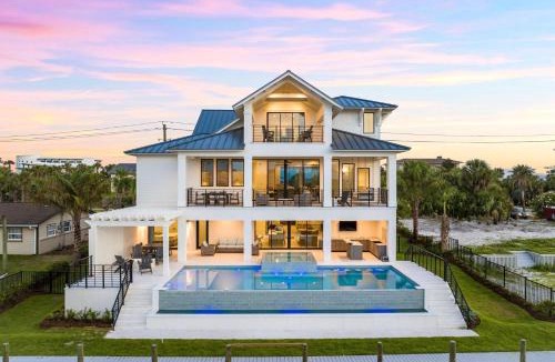 Holiday Isle House | The Destin Boathouse