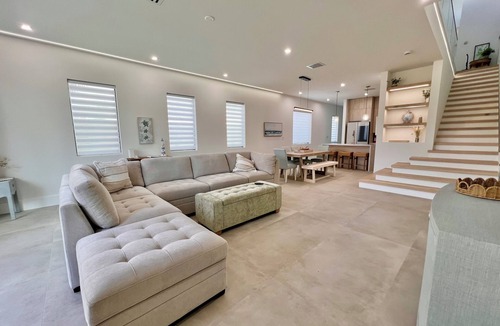 Tarpon River House | The Down-Town-Home - Spacious 3 bed plus office - Walk to Everything!