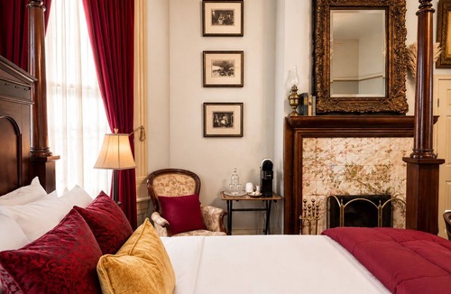 East of Broadway Bed & Breakfast | The Empress Hotel | Hornibrook Suite | King Suite