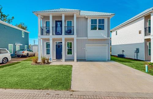 Callaway House | The Family Beach Hive