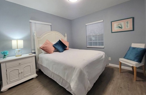 Parker House | The Family Hangar Modern Getaway - Entire House