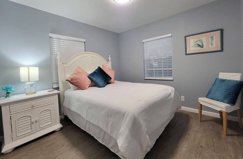 Parker House | The Family Hangar Modern Getaway - Entire House