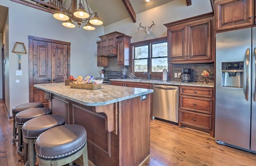 Shelby House | The Firefly House at Selah Manor- BIG Lake Views on all sides of the House!
