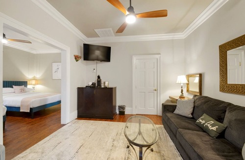 Treme Hotel | The Fountain Guest House