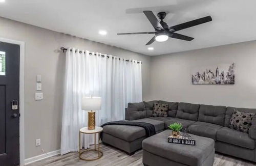 Shreveport House | The Graceful Escape